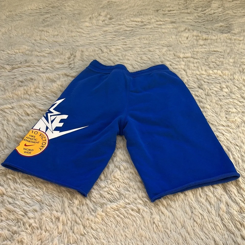🥰3/$25 NIKE Kids Royal Blue Graphic Basketball Shorts. Like New!